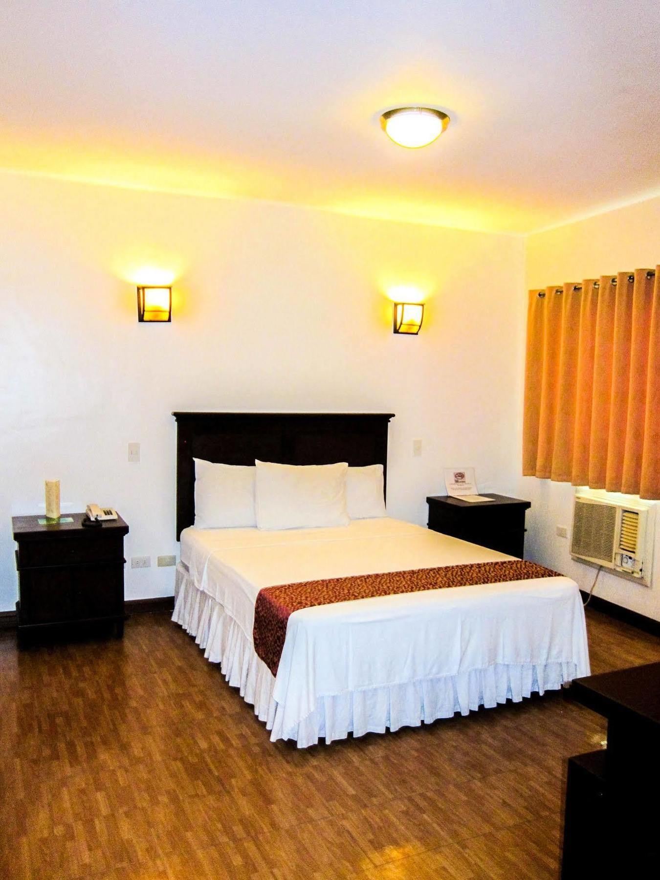 Oftana Suites Mandaue Exterior foto