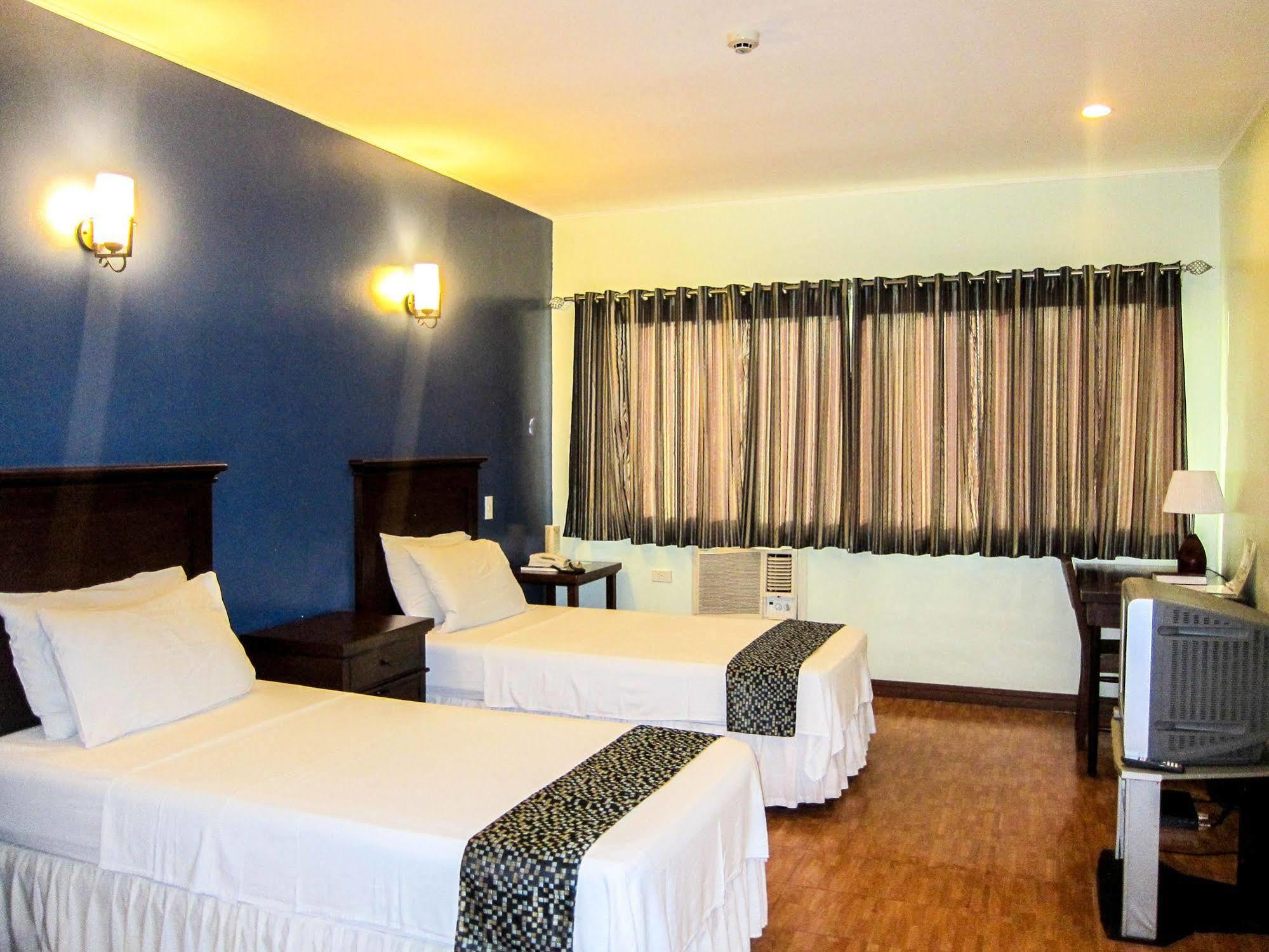 Oftana Suites Mandaue Exterior foto