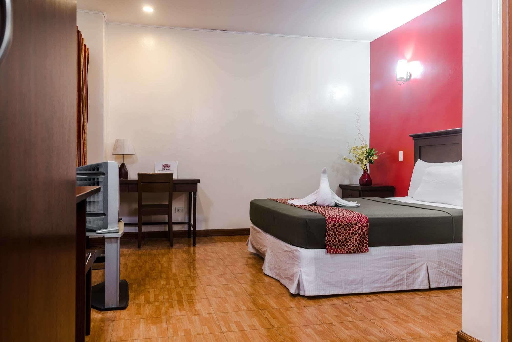 Oftana Suites Mandaue Exterior foto