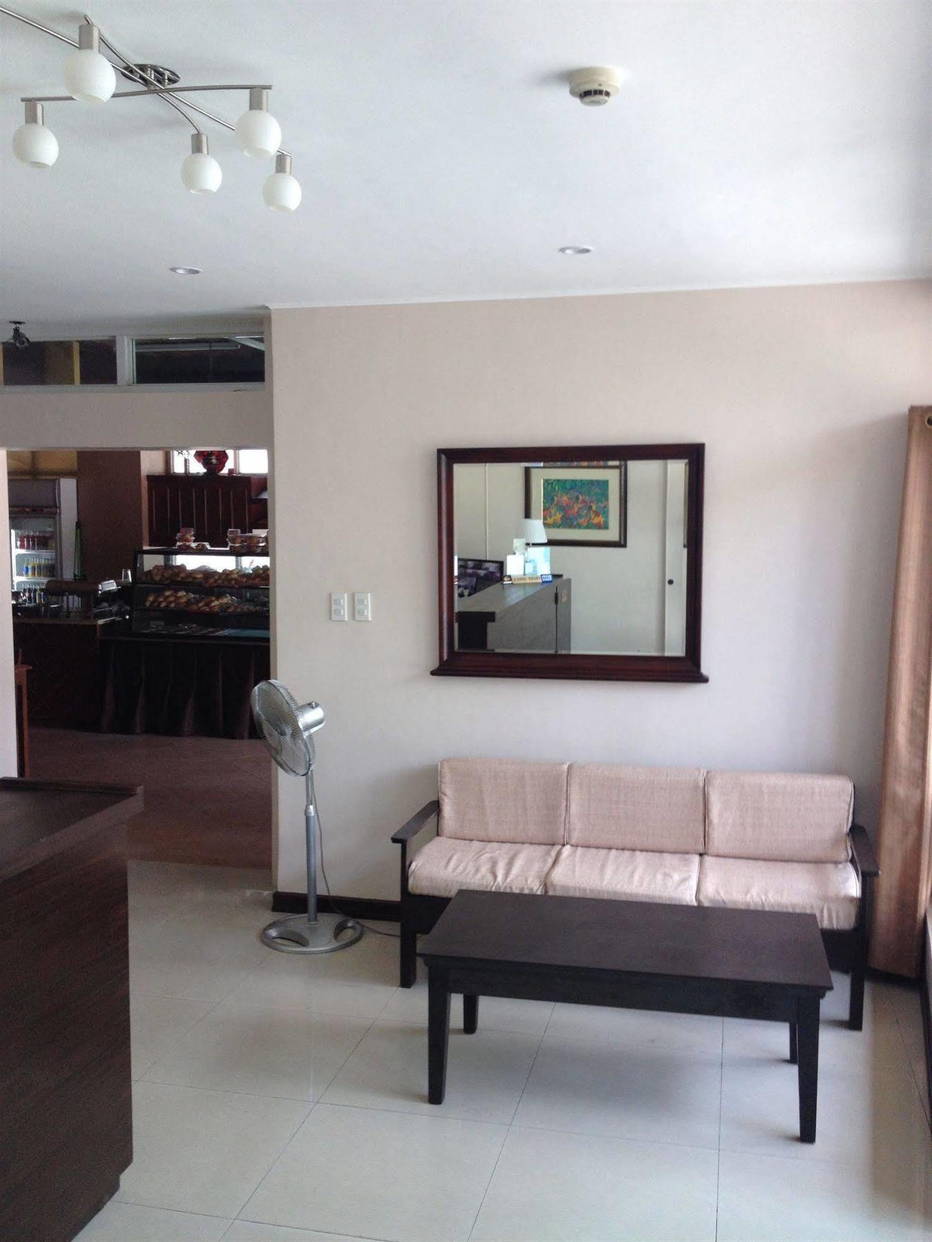 Oftana Suites Mandaue Exterior foto