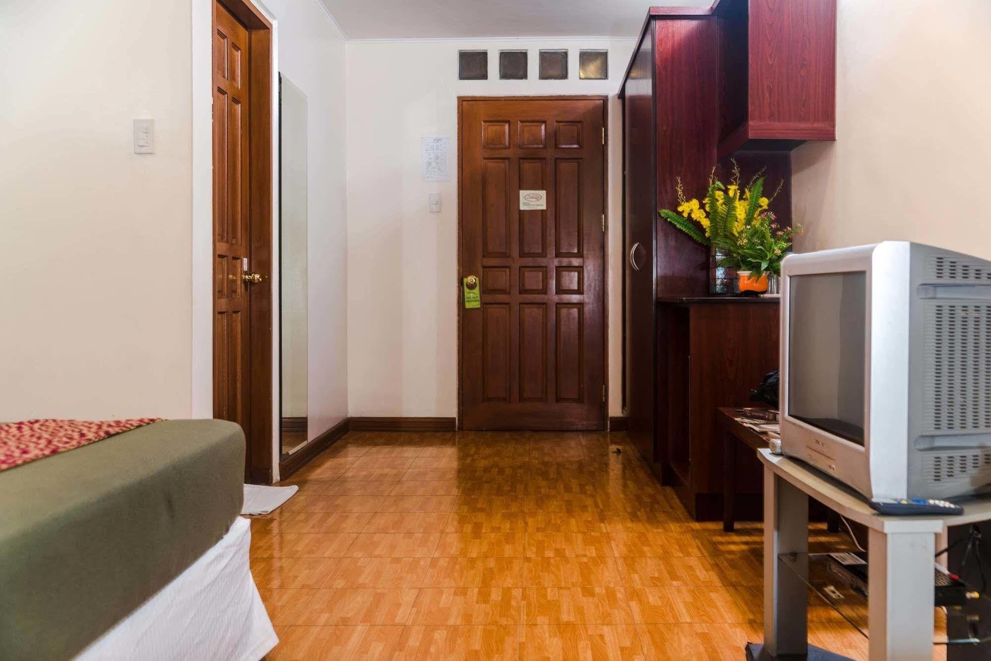 Oftana Suites Mandaue Exterior foto